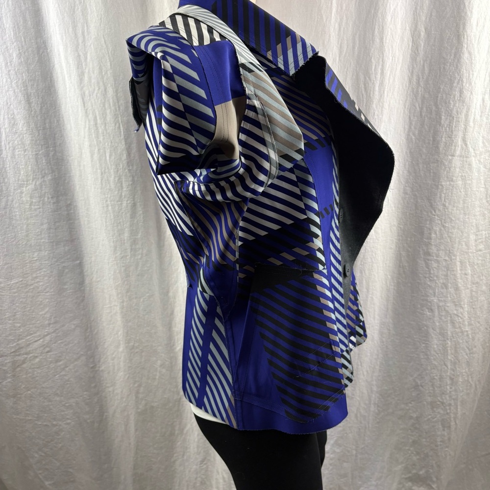 Issey Miyake Reversible Charcoal Blazer with Pattern - Picture 11 of 16